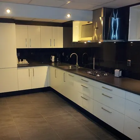 Bed & Kitchen Holiday home Den Oever