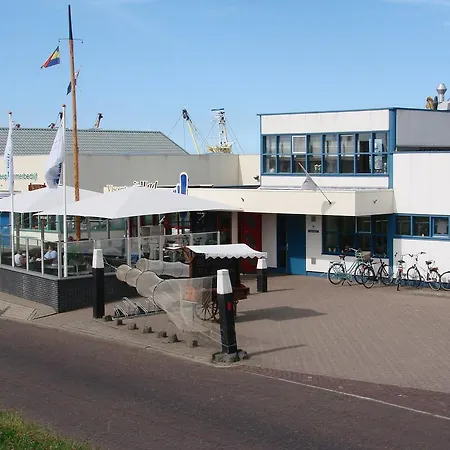 Bed & Kitchen Semesterbostad Den Oever