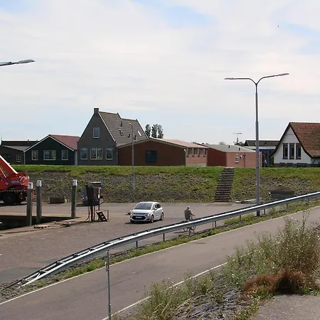 Bed & Kitchen Semesterbostad Den Oever