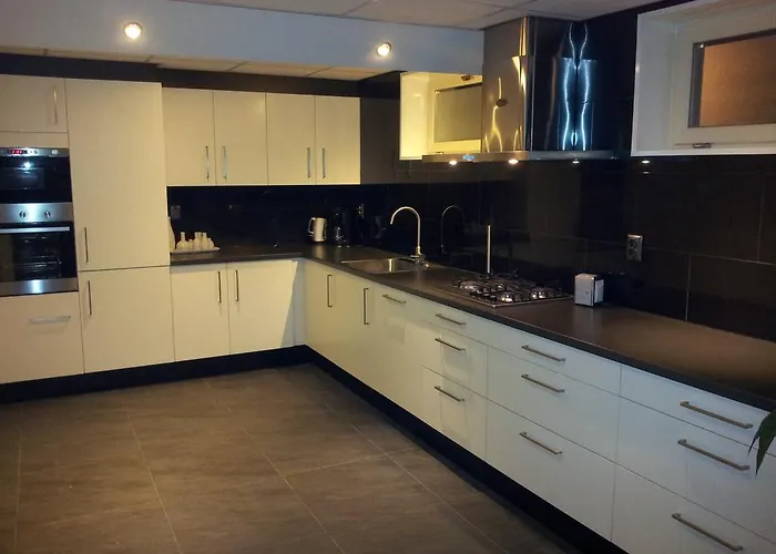 Bed & Kitchen Semesterbostad Den Oever