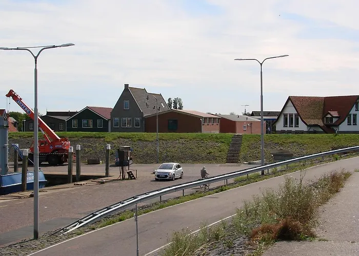 Bed & Kitchen Semesterbostad Den Oever