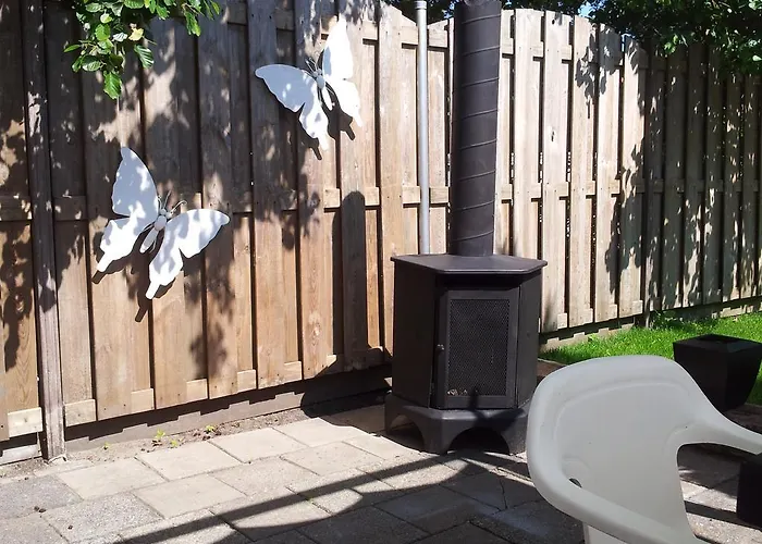 Bed & Kitchen * Den Oever