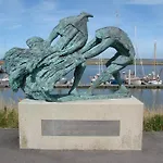 Bed & Kitchen Den Oever