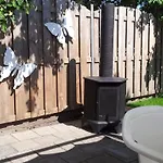 Bed & Kitchen * Den Oever